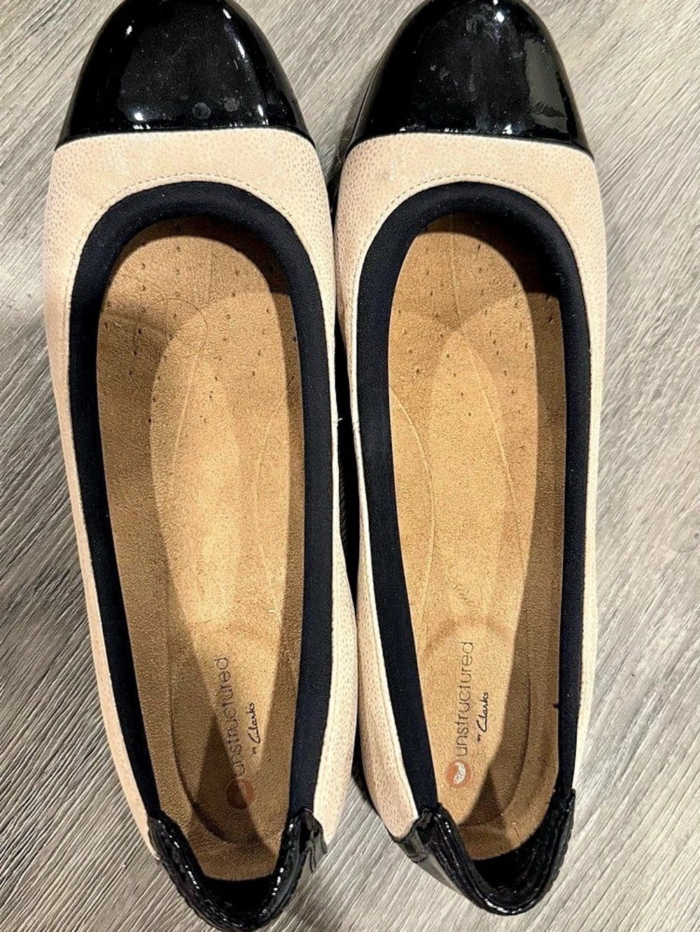 Clarks Black & Beige Ballet Flats